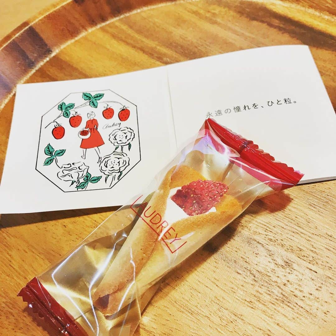 milleprintemps Japanさんのインスタグラム写真 - (milleprintemps JapanInstagram)「オードリーかわいい😍 #audrey #オードリー #いちご  #お菓子 #いちご専門店 #🍓 #グレイシア」7月1日 8時03分 - milleprintemps.chi