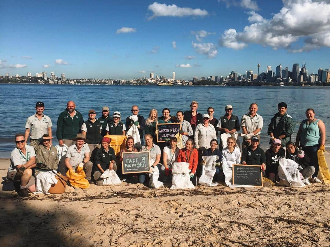 タロンガ動物園さんのインスタグラム写真 - (タロンガ動物園Instagram)「Plastic Free July has officially arrived!  What will you pledge this month to reduce your single-use plastic footprint?  Here at Taronga, we have taken some bold steps to eliminate single-use plastics across our zoos. We have removed plastic items such as food containers, plastic cutlery, bags, straws, coffee cups, sauce sachets, soft drinks, PET bottles and lastly balloons.  In total, we have recycled over 2 million containers to date through our onsite 'Return and Earn' reverse vending machines allowing our guests and the local community to redeem reliable container and help divert them from landfill.  But our mission does not stop here! We are actively working to eliminate more single-use plastics from our operations and divert resources from landfill. Through the weekly beach, bush and street clean-ups we run, we get our hands dirty to keep our local environment clean and free of litter for wildlife and people.  #ForTheWild #plasticfreejuly」7月1日 8時37分 - tarongazoo