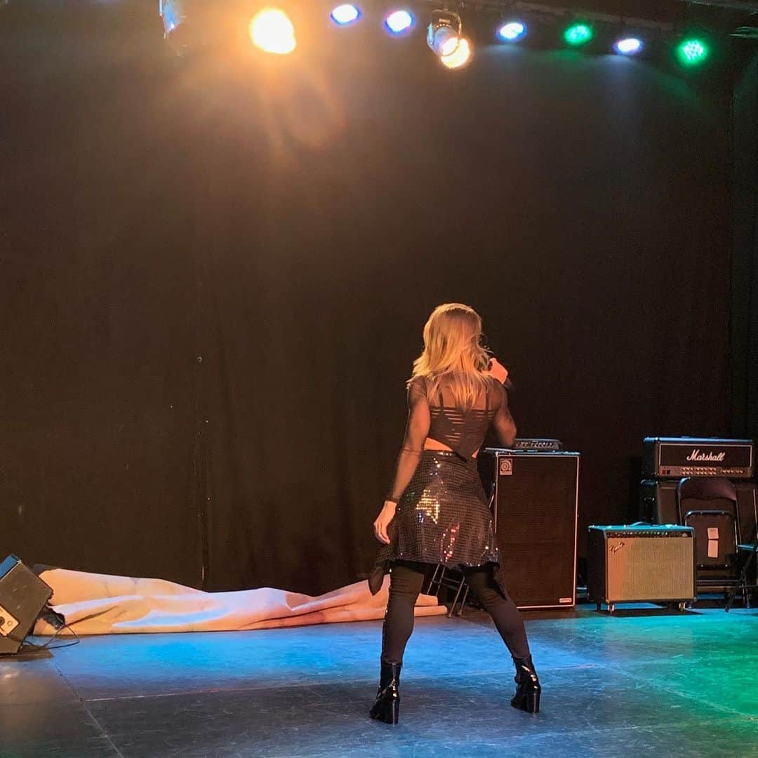 ヴィクトリア・ダフィールドさんのインスタグラム写真 - (ヴィクトリア・ダフィールドInstagram)「Shut up and dance Mississauga! Show rehearsals complete. One more sleep. See you tomorrow!!!」7月1日 8時51分 - victoriaduffield