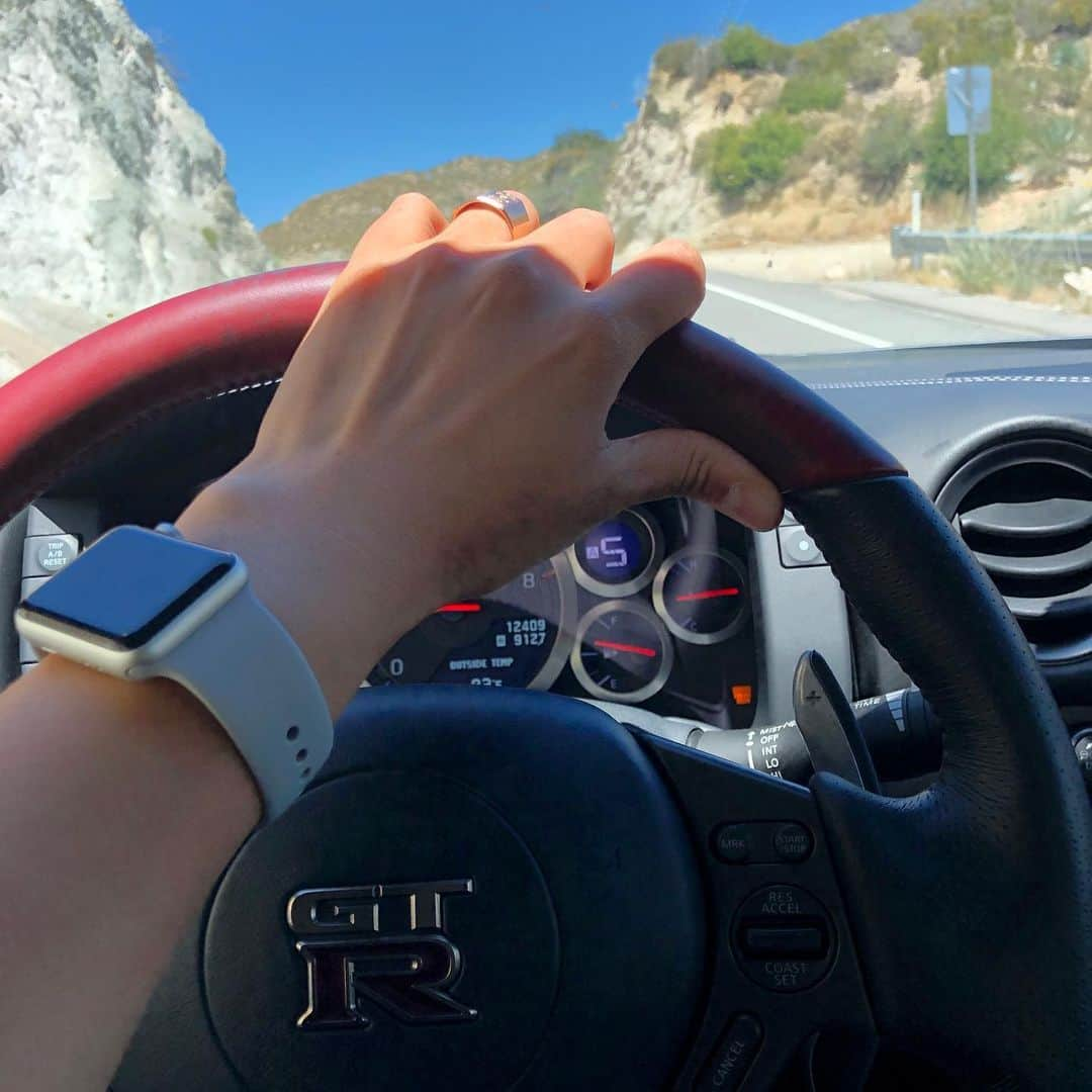 イリー・リーさんのインスタグラム写真 - (イリー・リーInstagram)「My amazing weekend.  Driving Angeles National Forest Highway with GTR,  Solo Hike in Camping. #lifeisgood #anglesnationalforest #solobackpacking ✅#GTR 타고 슈퍼카 동호회 따라가기 ✅(실제로 레이싱 하다가 사람이 죽었다는표시가 군데군데 있어서 나도 죽을수도 있다는 생각에 스릴 만점... ) #솔로백팩킹 군데군데 곰조심,방울뱀조심 싸인때문에 또 스릴만점..ㅋㅋㅋ #백팩킹 #캠핑」7月1日 9時20分 - ilheelee