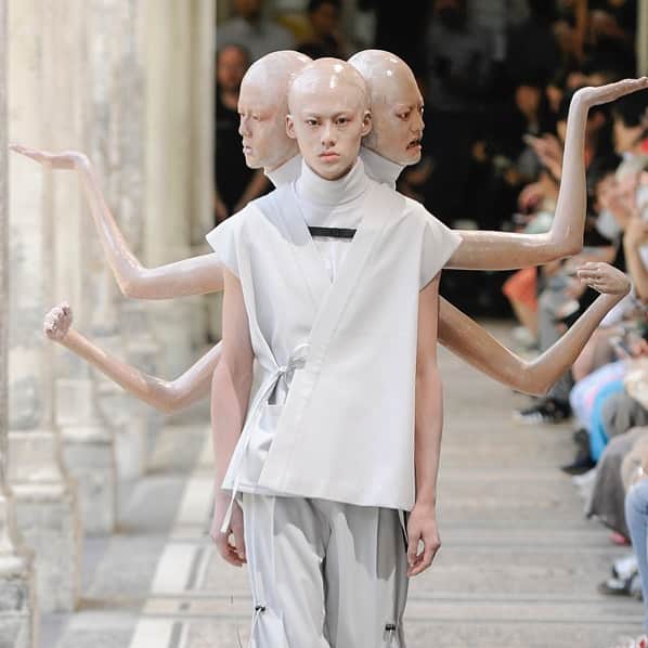 Apparel-web.comさんのインスタグラム写真 - (Apparel-web.comInstagram)「クリスチャンダダ 2020春夏コレクション #christiandada #pfw #paris #fashionweek #menswear #advangarde #fashion #style #パリ  #メンズ #ファッションショー #パリコレ @kotsuchiya」7月1日 9時33分 - apparelweb