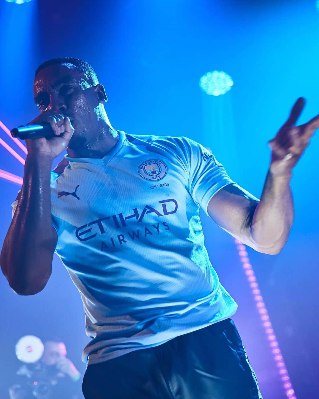 PUMA Footballさんのインスタグラム写真 - (PUMA FootballInstagram)「📍0161 MANCHESTER @thebugzymalone @mancity」7月1日 9時39分 - pumafootball