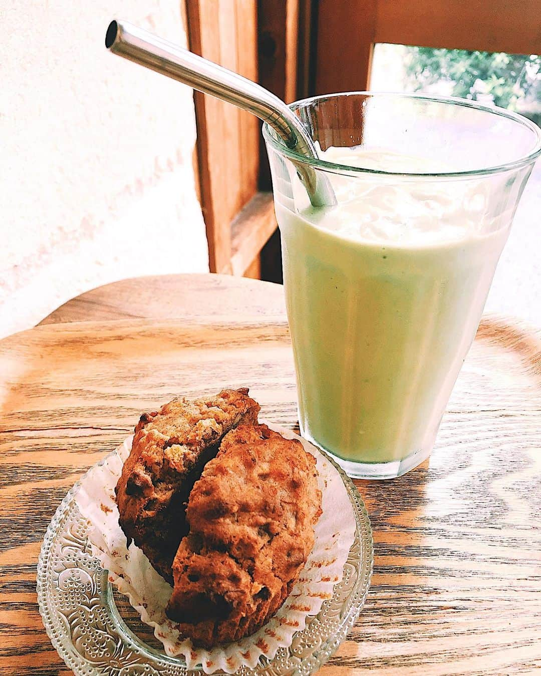 大出千尋さんのインスタグラム写真 - (大出千尋Instagram)「. organic banana muffin & avocado smoothie 🥑 . 久しぶりに @marugodeliebisu に来たら、ステンレス製のストローに変わっていました🥤 冷たい飲みものを冷んやり保ってくれて、更に美味しくなって、エコにもなり、一石二鳥です💫 . #organicbananamuffins#marugodeli  #のーぷら#エコ」7月1日 10時00分 - chihiro_1208_offi