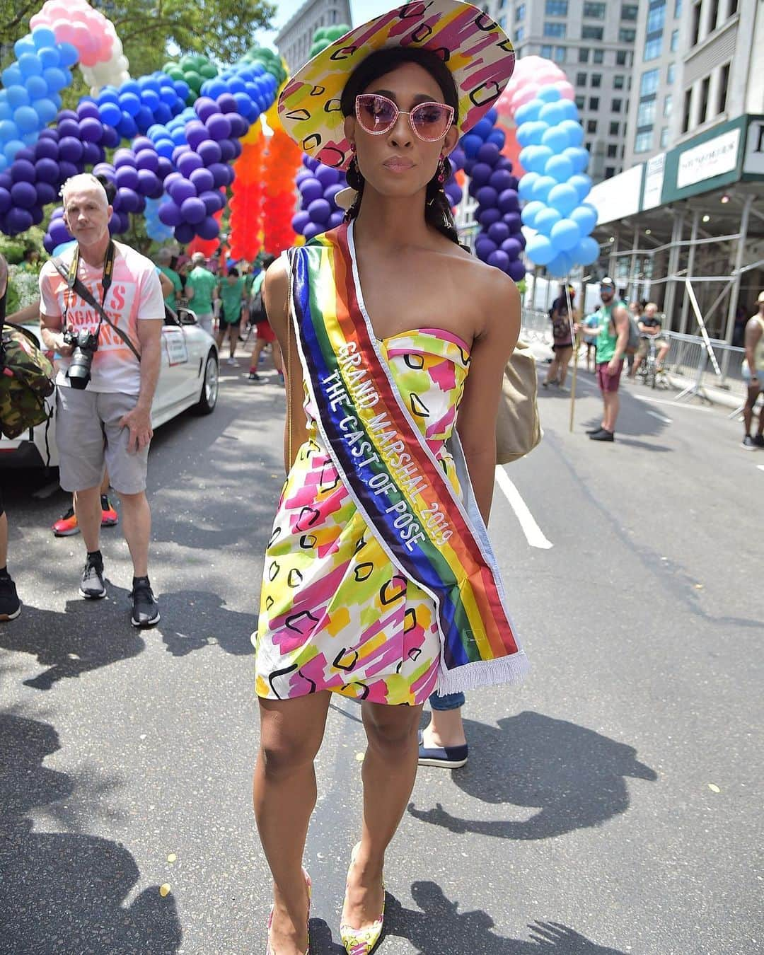 Just Jaredさんのインスタグラム写真 - (Just JaredInstagram)「@theebillyporter rocks a custom @csiriano gown at World Pride where his @poseonfx costars @mjrodriguez7 @indyamoore and @dominiquet.a.r.jackson served as Grand Marshals of the parade! #BillyPorter #IndyaMoore #MJRodriguez #DominiqueJackson #Pose #WorldPride Photos: Getty」7月1日 10時08分 - justjared