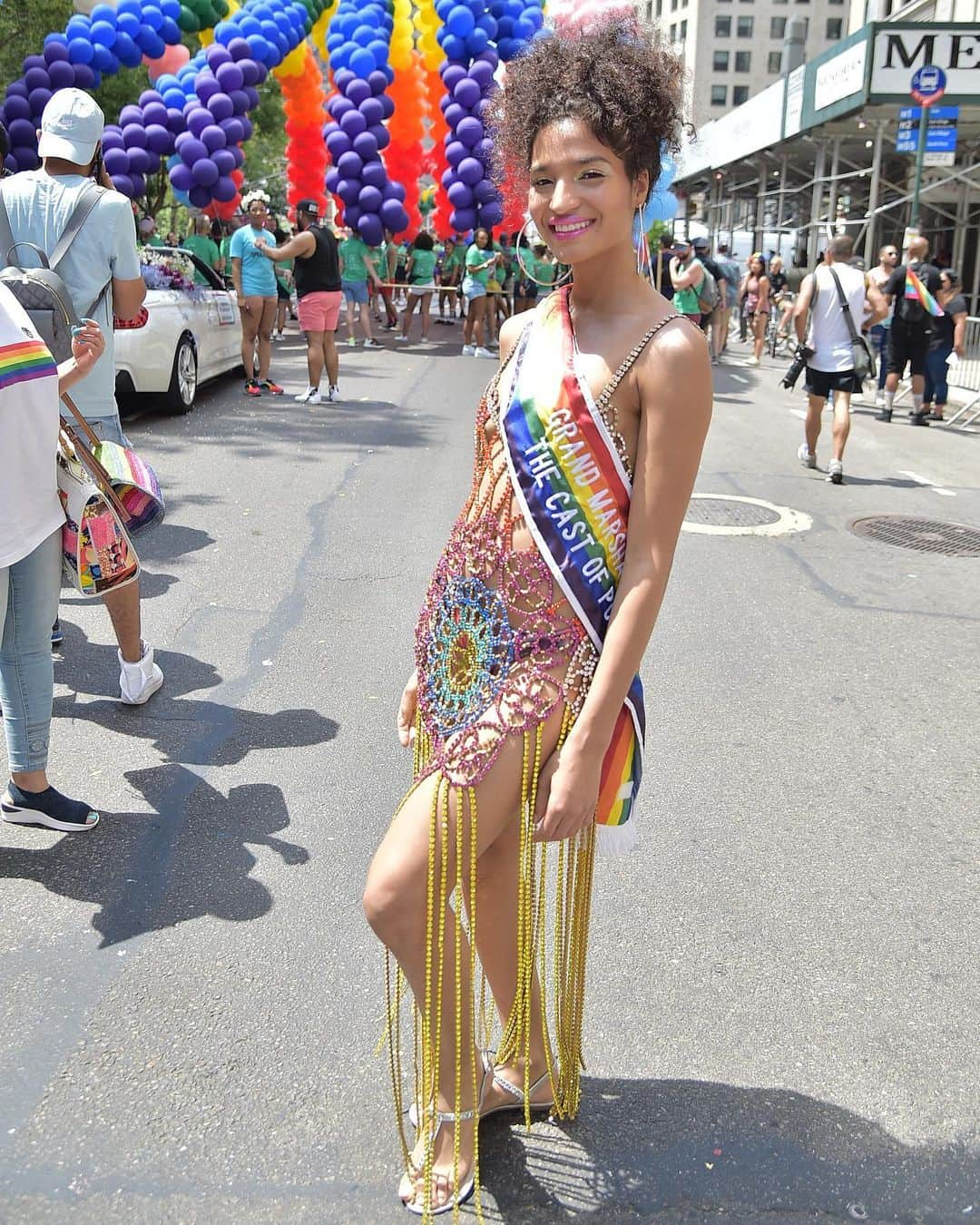 Just Jaredさんのインスタグラム写真 - (Just JaredInstagram)「@theebillyporter rocks a custom @csiriano gown at World Pride where his @poseonfx costars @mjrodriguez7 @indyamoore and @dominiquet.a.r.jackson served as Grand Marshals of the parade! #BillyPorter #IndyaMoore #MJRodriguez #DominiqueJackson #Pose #WorldPride Photos: Getty」7月1日 10時08分 - justjared