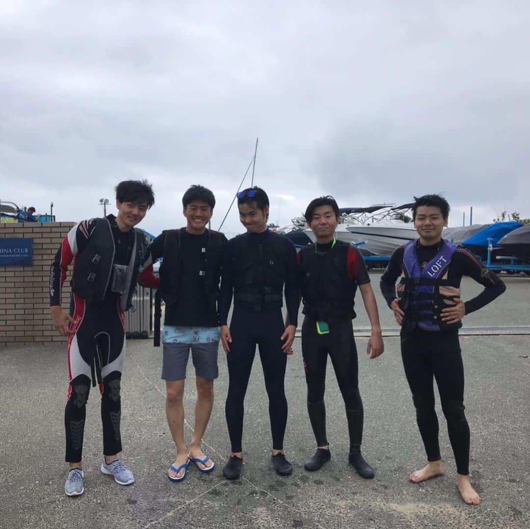 のインスタグラム：「大好きなエモクリファミリーの皆さんに祝勝会をして頂きました！ 先生との写真を撮り忘れた。笑  福岡満喫、食い倒れの旅。  とてもパワーを頂きました。  どんな時でも最高の笑顔で迎えてくれる、 福岡のファミリーは大好きです❤️ 最高のリフレッシュができたので、 残りのシーズン、さらにパワーアップして走ります！！ http://www.ekasc.com/  #江本ニーアンドスポーツクリニック  #福岡ファミリー」