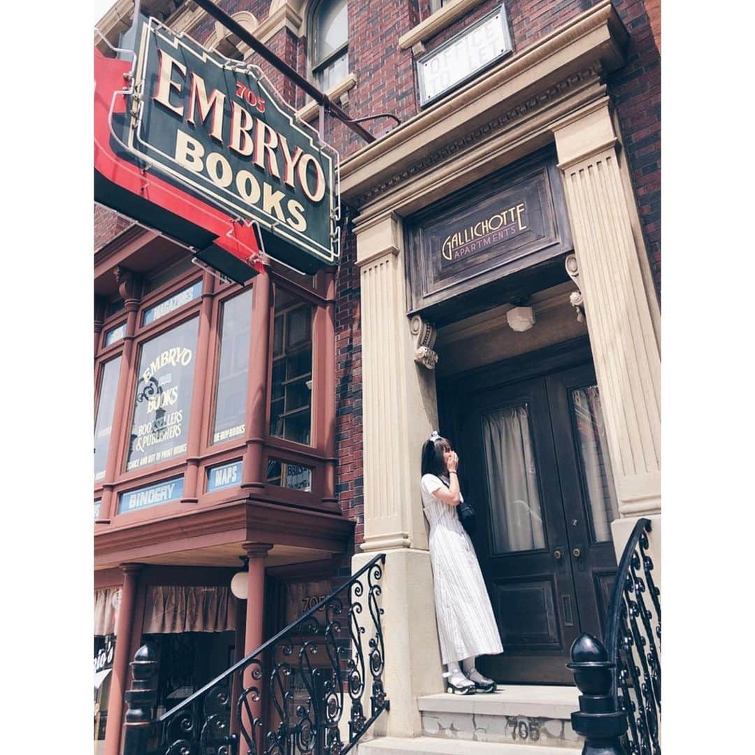 山田菜々美のインスタグラム：「. USJ🌎 . #usj  #インスタ映えってなに #って2人で言いながら #インスタ映え狙ってた」