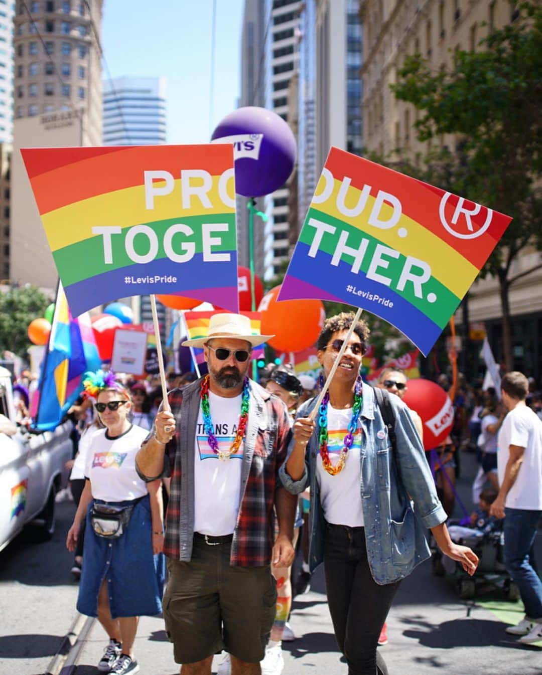 Levi’sさんのインスタグラム写真 - (Levi’sInstagram)「San Francisco, thank you for letting us march with you today 🏳️‍🌈 #LevisPride」7月1日 10時40分 - levis