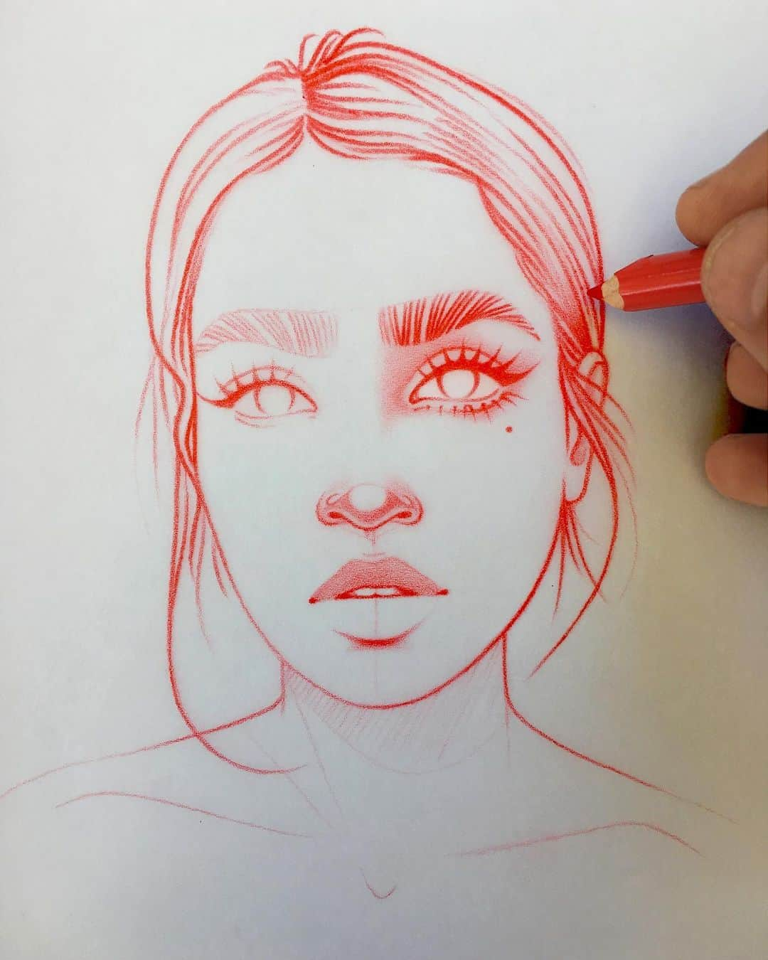 Rik Leeさんのインスタグラム写真 - (Rik LeeInstagram)「Process - that moment when the drawing starts to come to life (or her make up is only half done!) . Swipe to see the finished sketch. . #riklee #pencildrawing #portrait #illustration #drawing #art #process #bali #eyebrows」7月1日 10時47分 - rikleeillustration