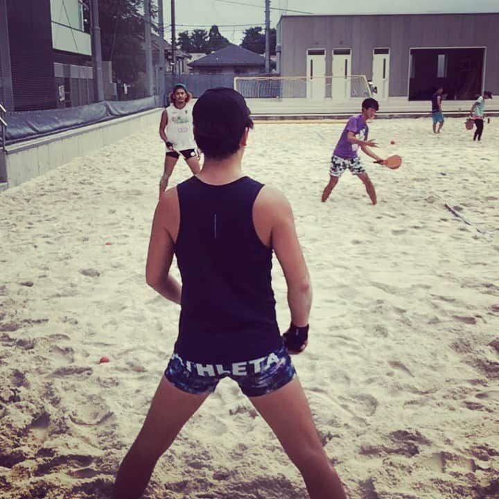 のインスタグラム：「昨日の練習！💪 トリンカー で #フレスコボール 🏓  来週は大会だー！頑張ろう。💪 #俺のフレスコボール  #Frescoball #Frescobol #スポーツ #アスリート #athlete #マイナースポーツ #ビーチ #beach #sports #ビーチスポーツ#トレーニング #運動  #ラケット #テニス #卓球 #japan #日本 #ブラジル #tennis #羽子板 #tabletennis #筋肉 #mucel」