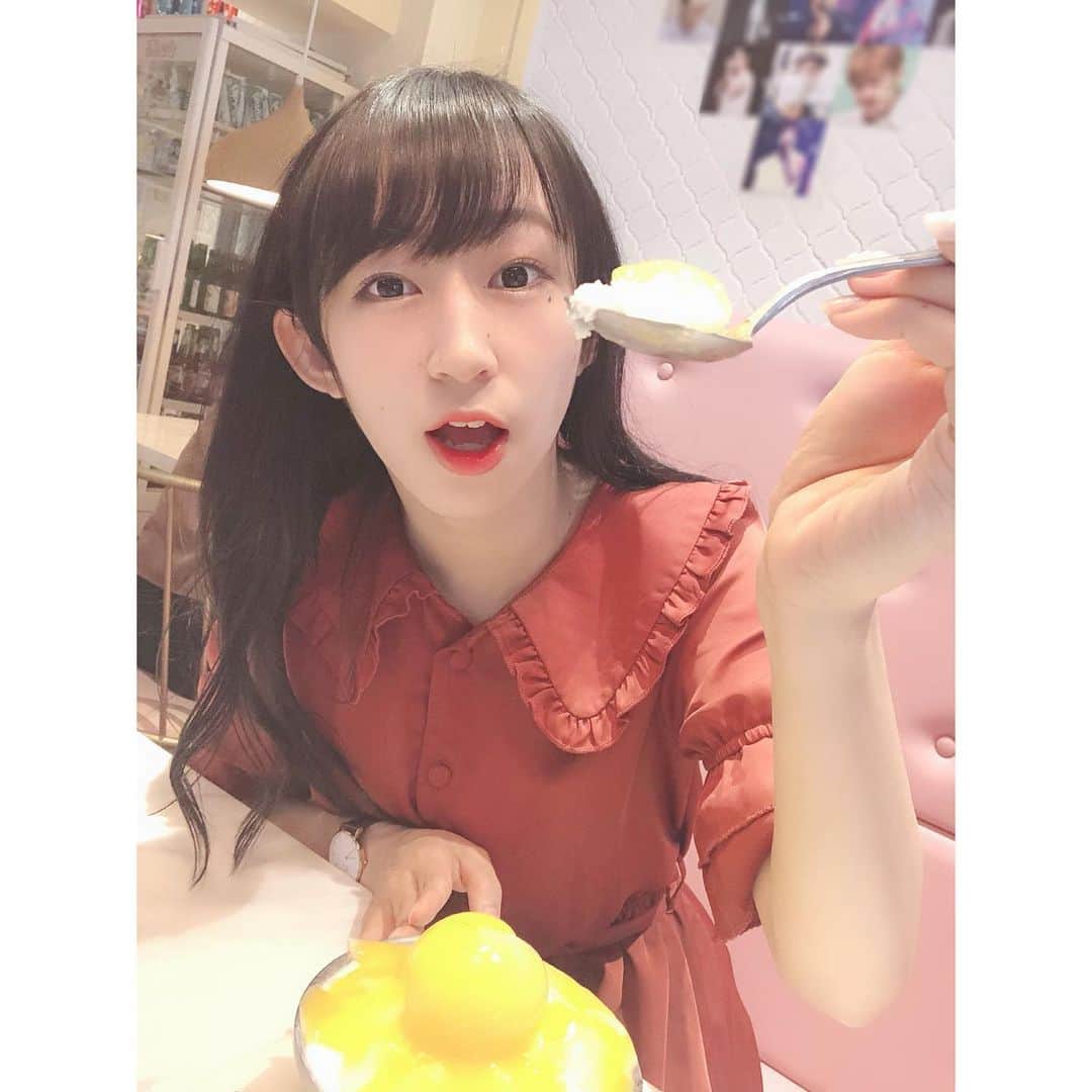 やっこさんのインスタグラム写真 - (やっこInstagram)「🍧﻿ ﻿ ﻿ ﻿ ﻿ ﻿ ﻿ ﻿ ﻿ だいぶ前なんだけど﻿ 可愛いカッフェに行った時のやつ🍧﻿ ﻿ もものカキ氷めちゃ美味しかったし﻿ タピオカも飲めた〜〜〜〜🥰﻿ 店内がすごいインスタ映えでした💯﻿ ﻿ ﻿ ﻿ みんなのおススメカフェも﻿ あったら教えて〜〜〜〜﻿ ﻿ ﻿ ﻿ ﻿ ﻿ ﻿ ﻿ ﻿ #やっこ #yakko #カフェ #カフェ巡り #自由が丘カフェ @select_cafe_kkotbing #コッビン #かき氷 #タピオカ #タピ活 #韓国 #自由が丘 #インスタ映え #🍧 #🍑」7月1日 20時21分 - yakko928