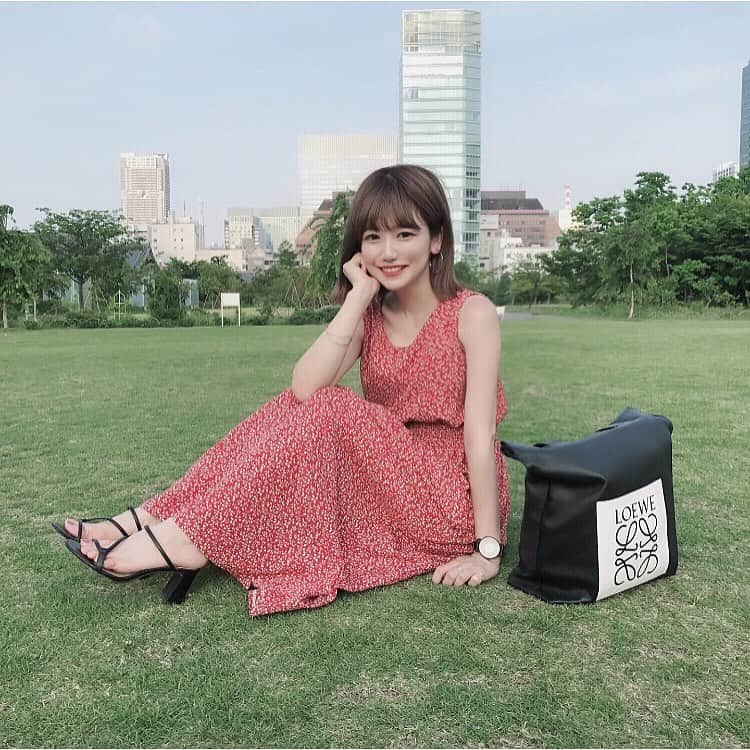 のインスタグラム：「🗼 . . .  #loewe #ZARA #ootd#fashion」