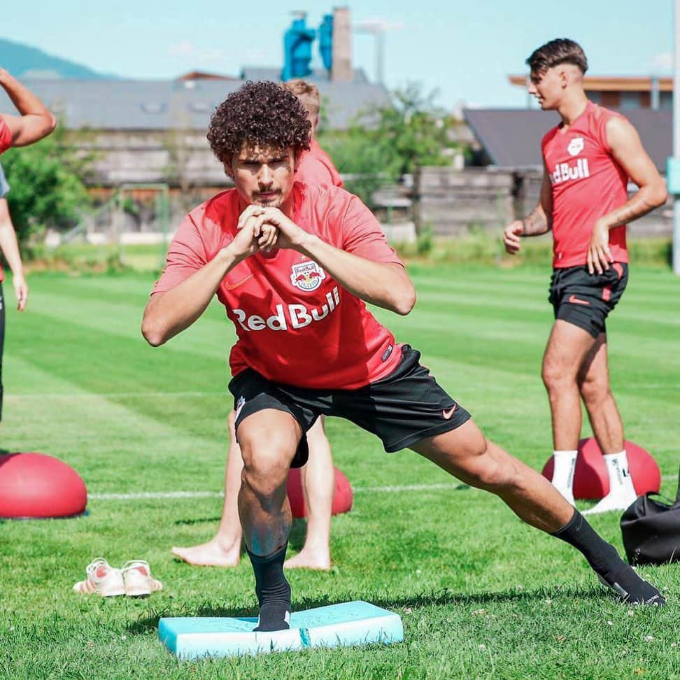 アンドレ・ラマーリョさんのインスタグラム写真 - (アンドレ・ラマーリョInstagram)「Starting the new season 💪🏼👊🏼🙏🏼 #fcredbullsalzburg #work #neverlosefocus」7月1日 20時41分 - ramalho92