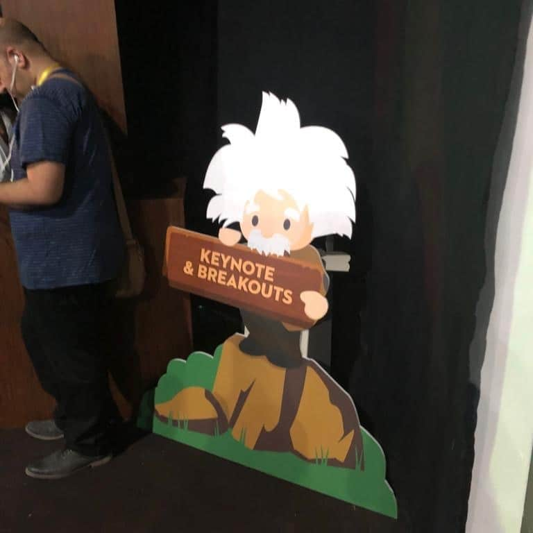 アルベルト・アインシュタインさんのインスタグラム写真 - (アルベルト・アインシュタインInstagram)「Einstein on full display at the @salesforce event where about 2,000 people gathered at the Tel Aviv Convention Center, to learn how they could connect to their customers in a new and intelligent way.  #israel #Einstein #TelAviv #basecamp  #genius (Photo courtesy Chaya Becker)」7月1日 20時57分 - alberteinstein