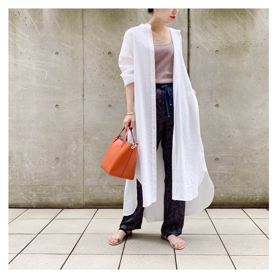 SHENERYさんのインスタグラム写真 - (SHENERYInstagram)「ㅤㅤㅤㅤㅤㅤㅤㅤㅤㅤㅤㅤㅤ 【Restock!】 ㅤㅤㅤㅤㅤㅤㅤㅤㅤㅤㅤㅤㅤ 羽織りとしてもお使い頂けるシャツワンピース。 梅雨の時期にも涼しくさらっと着れる素材感です。 ㅤㅤㅤㅤㅤㅤㅤㅤㅤㅤㅤㅤㅤ ・タックシャツワンピース color:offwhite/beige/khaki price:¥13,000+tax ㅤㅤㅤㅤㅤㅤㅤㅤㅤㅤㅤㅤ #SHENERY_official #シーナリー #shirt #2019SS」7月1日 20時53分 - shenery_official