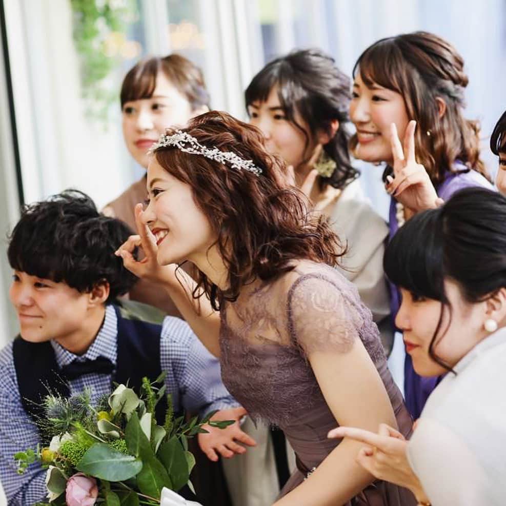 ルシアスガーデンさんのインスタグラム写真 - (ルシアスガーデンInstagram)「* みんなでたくさん触れ合えるスタイル😍💗 * * おふたりはもちろんゲストの皆さんにとっても特別な日に❣️❣️ *  #プレ花嫁 #ウェディング #ブライダル #結婚式準備 #結婚式 #大阪プレ花嫁 #プロポーズ #チャペル #マリッジリング #日本中のプレ花嫁さんと繋がりたい#プレ花嫁さんと繋がりたい #ルシアスガーデン #ウエディングフォト #卒レポ #花嫁準備 #式場 #式場見学 #式場選び #ブライダルフェア #結婚式場 #結婚準備 #花嫁  #婚約 #テラス付き #2019春婚 #ファミリー#ゲストハウス #ガーデンウェディング #ガーデン #ナチュラル」7月1日 21時00分 - luscious_garden