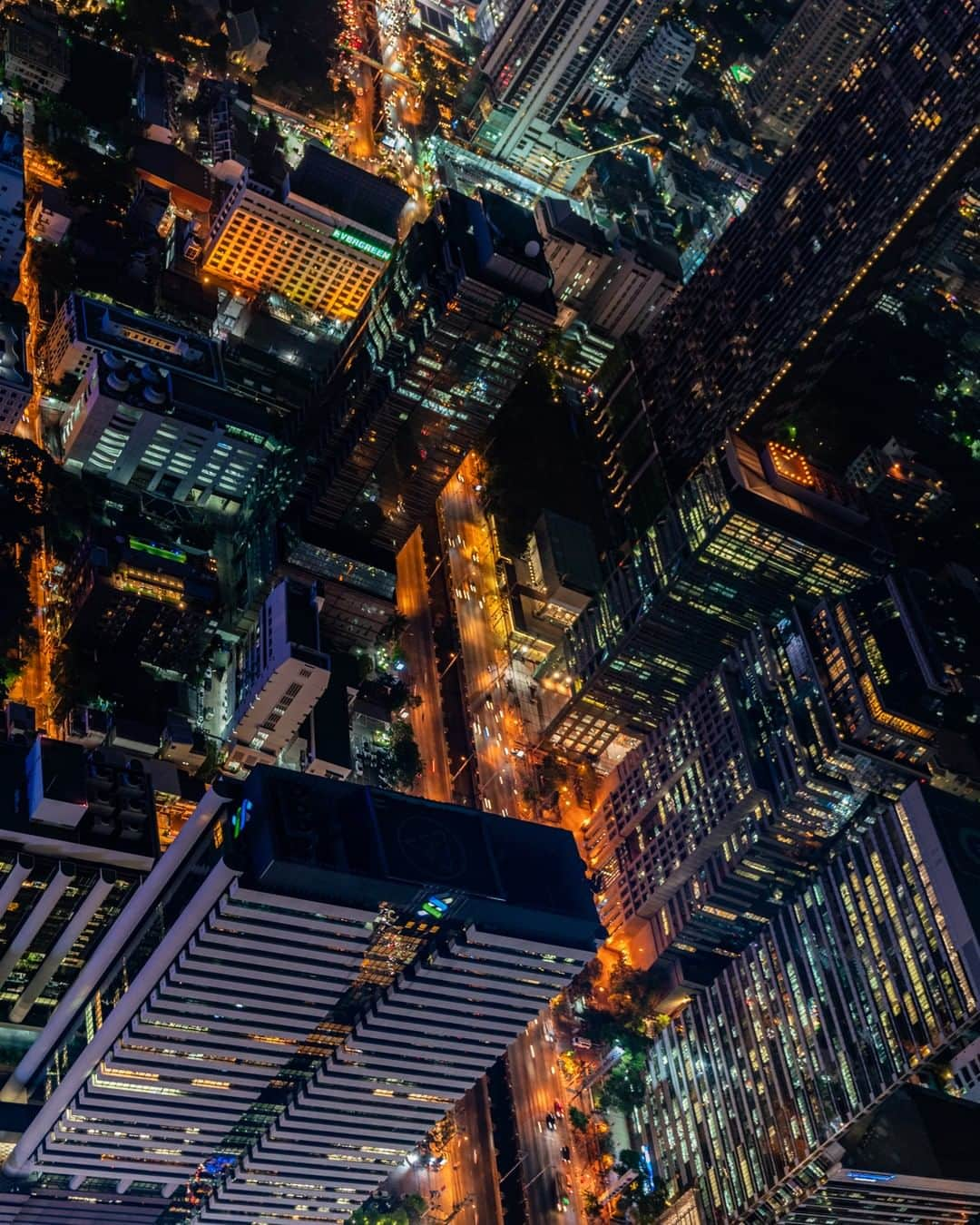 ルフトハンザさんのインスタグラム写真 - (ルフトハンザInstagram)「Numerous roof tops give you the opportunity to enjoy a stunning view in all directions of the city. #CityOfTheMonth #Bangkok #Lufthansa」7月1日 21時01分 - lufthansa