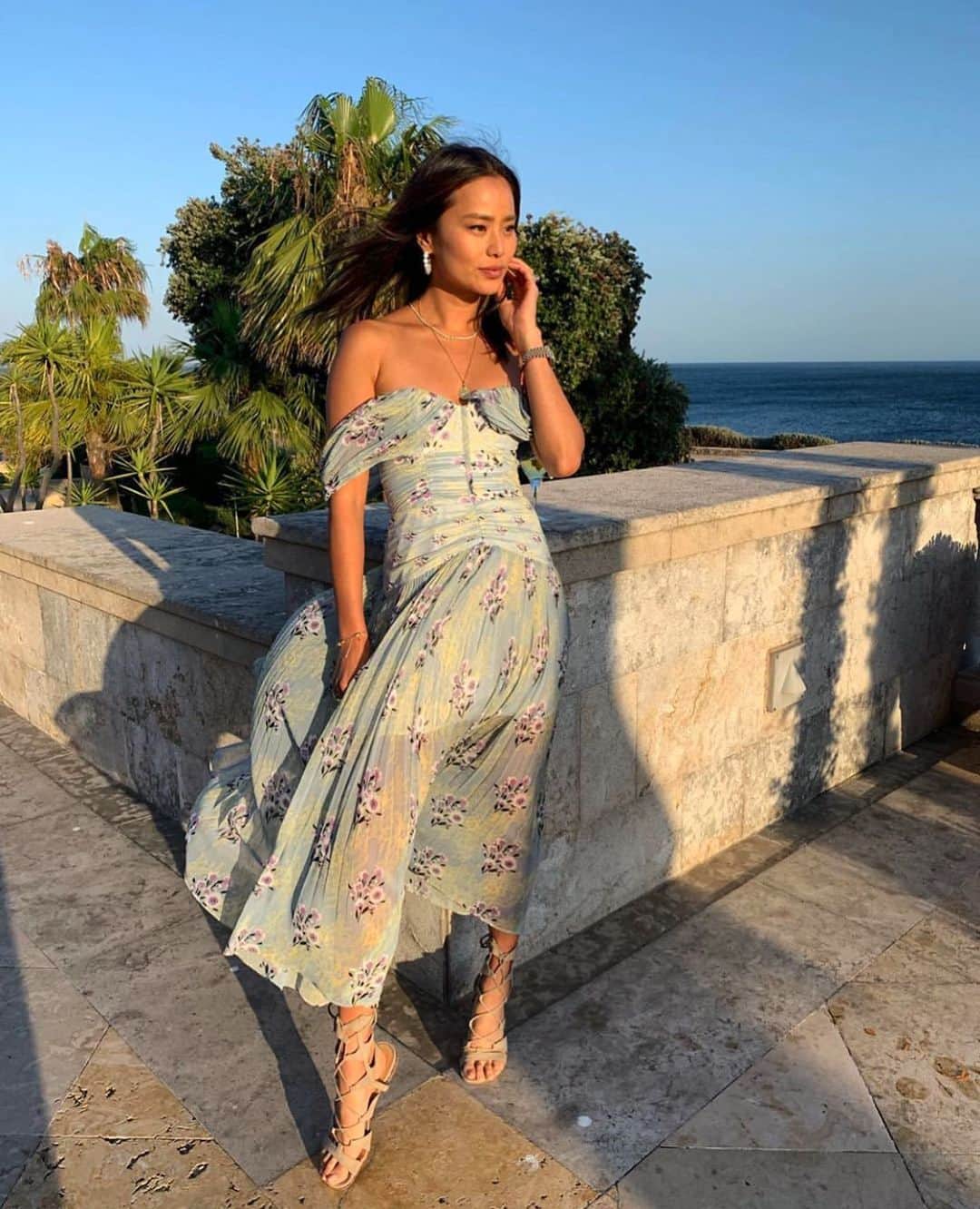 SELF PORTRAITさんのインスタグラム写真 - (SELF PORTRAITInstagram)「Very gorgeous @jamiejchung wore OFF SHOULDER FLORAL LACE PRINTED CHIFFON DRESS to a wedding over the weekend」7月1日 21時08分 - mrselfportrait