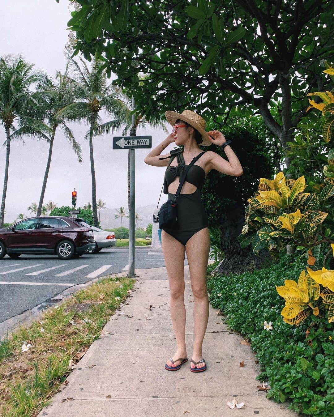 sayocoのインスタグラム：「Hawaiiで大活躍した水着はameri🌿💛 ・ 可愛く着こなすためには もう少し痩せたかった〜〜🤦‍♀️💭 ・ ・ #hawaii#waikiki#honolulu#amerivintage#urbanoutfitters#supreme#sayo_trip」