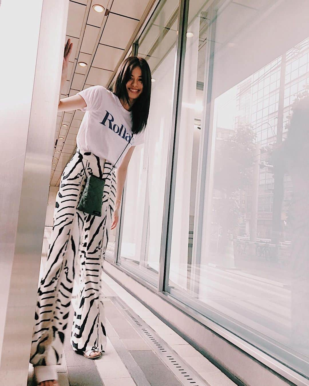 佐藤晴美さんのインスタグラム写真 - (佐藤晴美Instagram)「今日の私服は珍しく ジィーブラ🦓 バッグは @otonamuse  の付録😆」7月1日 21時31分 - sato_harumi__official