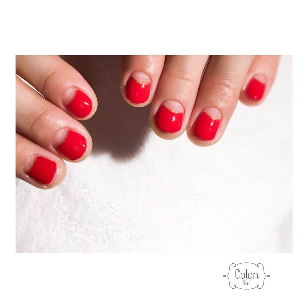 のインスタグラム：「今回はドシンプルに赤の逆フレンチ💅 登りまくっても外れにくいよう、クライマー仕様に補強してもらってます✨ 伸びるの早過ぎるらしいので、根元はクリアに。クライマーは爪伸びるの早いんです…てネイリストさん(元クライマー)も不思議がってましたー  ジェルネイルはメンタル的ドーピングw ひろこさん、いつもありがとうございます💗 ＿＿＿＿＿＿＿＿＿＿＿＿＿＿ #クライマーネイル #ショートネイル #ボルダリング  #恵比寿ネイルサロン  #恵比寿 #スポーツ女子 #colonnail #ボルダリング女子 #climbernails #ジェルネイル #ジェルネイルデザイン #クライマー仕様」