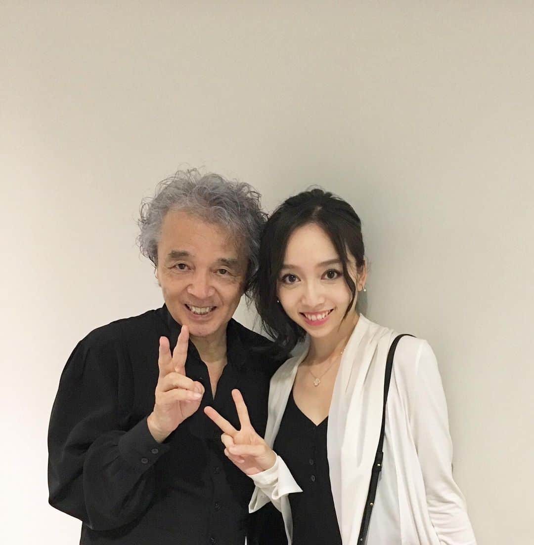 宮本笑里さんのインスタグラム写真 - (宮本笑里Instagram)「‪父の指揮と、演奏家皆さまの美しい音色。‬ ‪音楽の流れから風景や薫りを堪能しました。ありがとうございました😊🌸 ‬ ‪#宮本文昭  #東京音大‬ #concert #親子写真」7月1日 12時58分 - emirimiyamoto