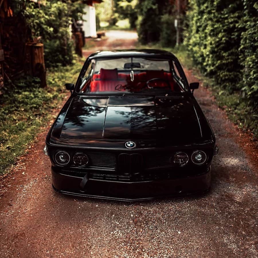 CARLiFESTYLEさんのインスタグラム写真 - (CARLiFESTYLEInstagram)「Blacked out BMW E9. 👍🏼or👎🏼? Photo by @mikecrawatphotography #carlifestyle | @qualitatief #E9」7月1日 13時01分 - carlifestyle