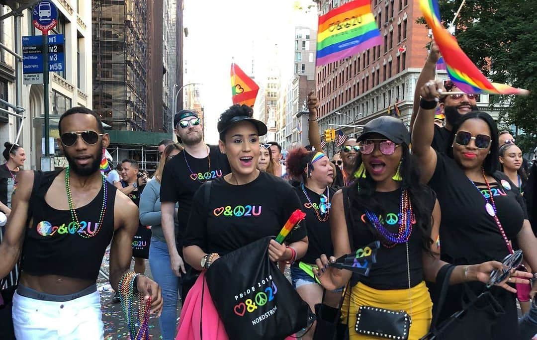 Nordstromさんのインスタグラム写真 - (NordstromInstagram)「Happy #WorldPride2019! Thank you to everyone who joined us in celebrating the LGBTQ community and a special thanks to our guest host, @oddlyyvie 🌈 #nordstromnyc」7月1日 13時17分 - nordstrom