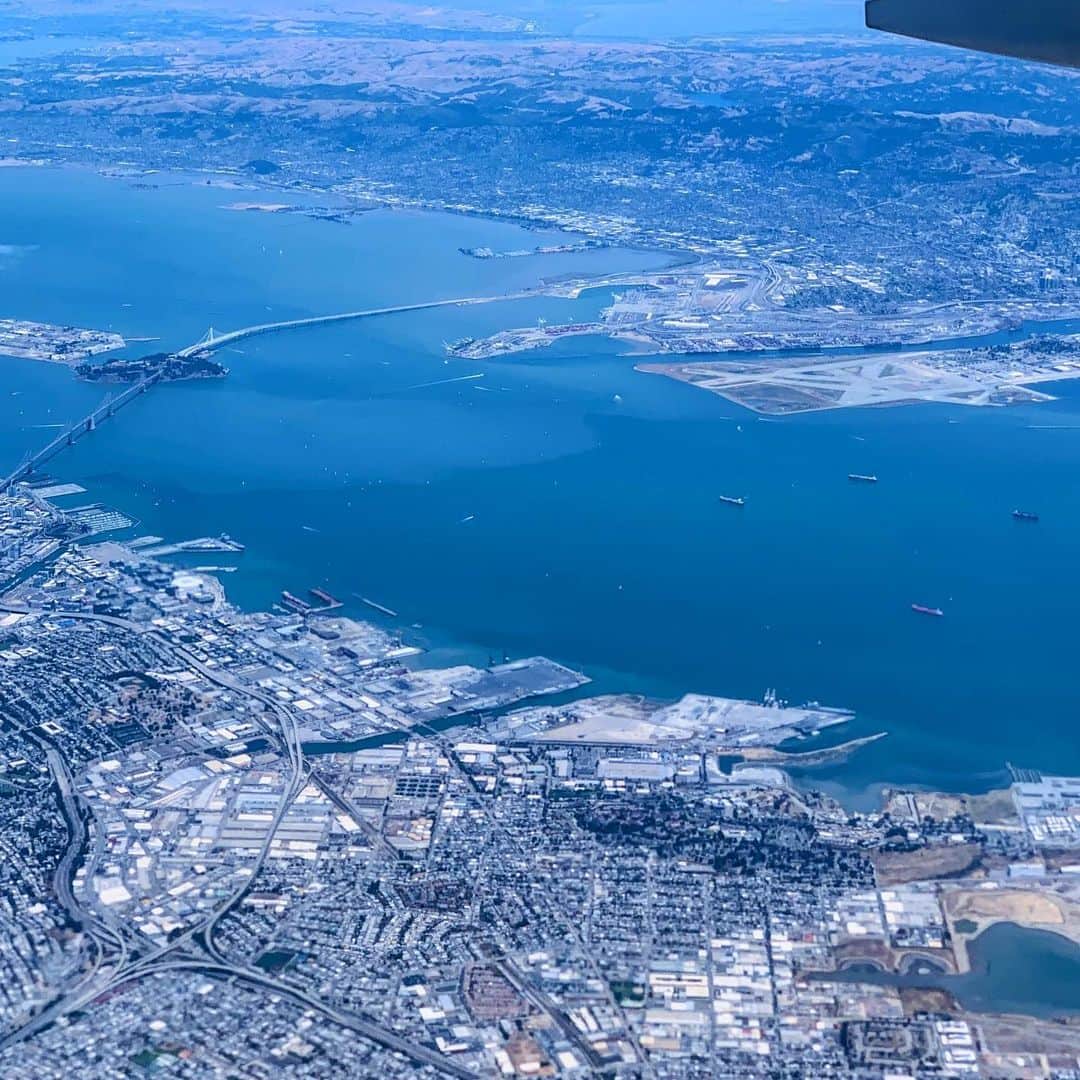 松村太郎のインスタグラム：「Back to #BayArea! Back to #Berkeley! 6ヶ月ぶりに #バークレー を訪問します。第二のホームタウンになった街がどう変わっているのか、楽しみでもあり、懐かしさや寂しさが爆発しそうでもあり。」