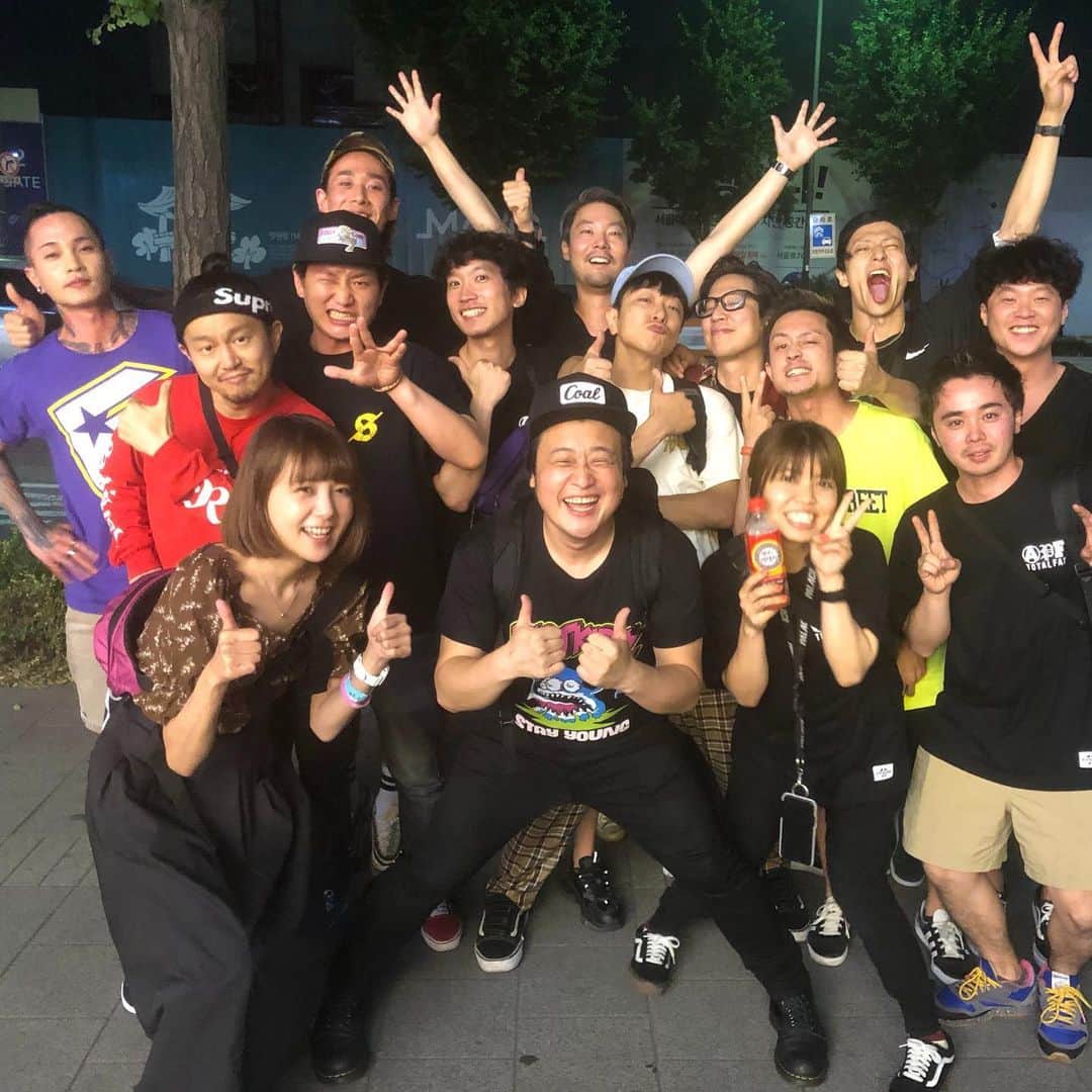 Bunta のインスタグラム：「Memories of Korea!!!! #totalfat #riotkidz #sonicstones  #korea #souel」