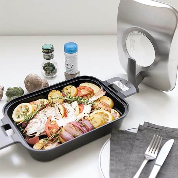 UchiCookのインスタグラム：「Keeping your kitchen clean is very important for many reasons. We, at @uchicook headquarter in Japan, clean ours(2nd picture) for 20minutes at least every day because we always use the space to create new ideas, new products and new recipes. Cleanness makes us feel good and productive🧹🧼💯⠀ ⠀ The lid of Steam Grill was also created in this kitchen. It stands upright by itself, making the kitchen countertops clean and mess-free✨⠀ • ⠀ • ⠀ • ⠀ #uchicook #steamgrill #stainlesssteel #design #moderndesign #japanesefood #japanese #homedesign #kitchengoals #cleankitchen #madeinjapan #chef #cheflife #kitchen #kitchenlife #kitchenware #foodie #instafoodie #homechef #healthylifestyle #healthyfood #healthydiet」