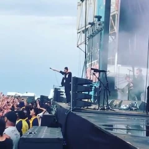 Good Charlotteのインスタグラム：「This clip says it all @VansWarpedTour will live forever Thanks to all the bands and everyone at the show, @KevinLyman and all the crew, Warped love always 📹: @matdevineslife」