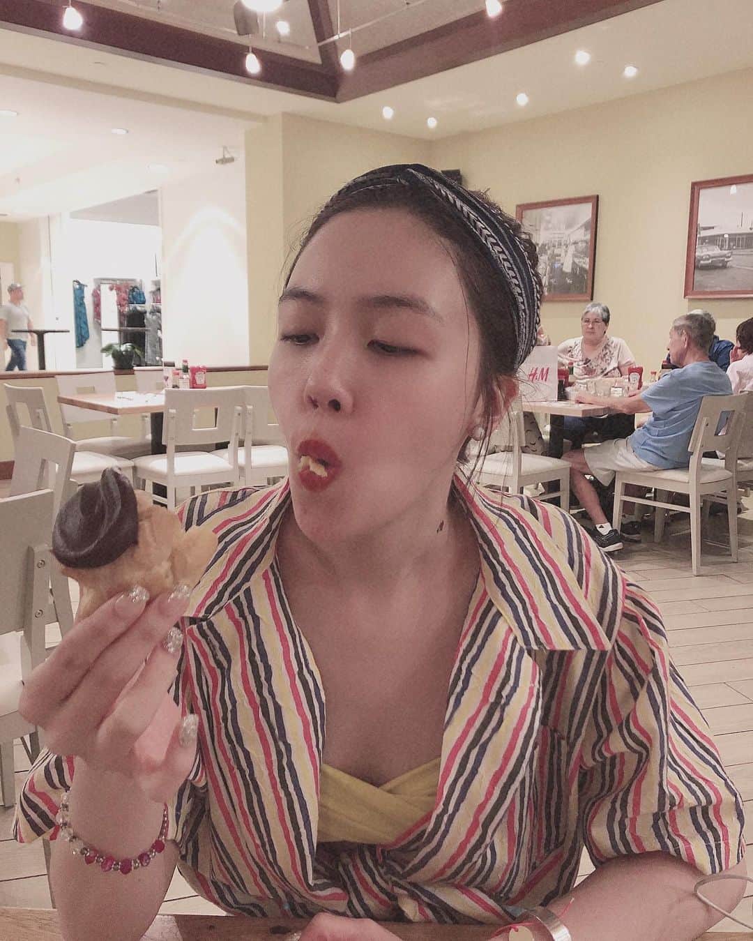 ミナ さんのインスタグラム写真 - (ミナ Instagram)「Eat Eat! 🤩」7月1日 14時49分 - bbang_93