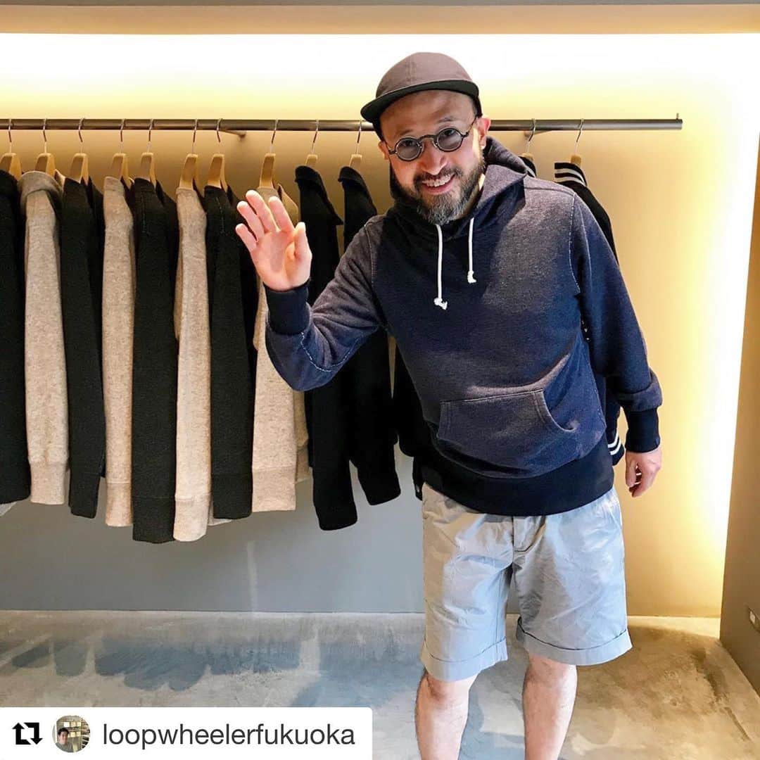 ループウィラーさんのインスタグラム写真 - (ループウィラーInstagram)「#Repost @loopwheelerfukuoka with @get_repost ・・・ ぎゅうちゃん🙏🙇🏻👍🙇🏻😊 . . ． 受注会5日目スタートします。本日も19:30まで皆様のお越しをお待ちしております。 ． 〈#受注会福岡ラウンド〉 つどいのぎゅうちゃん。昼もいい感じです！ #つどい#夜の匂い ． #loopwheeler #ループウィラー #lw受注会2019 #ループウィラー受注2019#loopwheelerpreorders2019#lwpreorders2019 #tsuriami #吊り編み#madeinjapan #日本製#sweat#sweatshirt #スウェット #ループウィラー福岡#loopwheelerfukuoka」7月1日 14時55分 - loopwheelerss