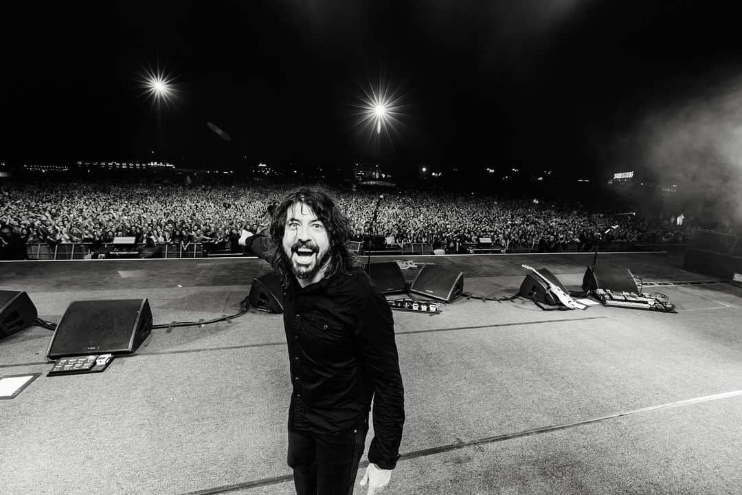 フー・ファイターズのインスタグラム：「THANKS @lollapaloozase , @perryfarrellofficial and DOCTOR JOHAN! 🤘🇸🇪 #lollastockholm . 📷: @scarlet_bucket」