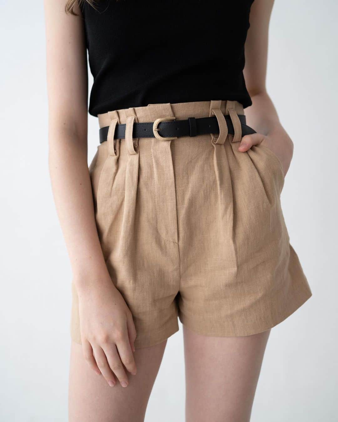 ACYMさんのインスタグラム写真 - (ACYMInstagram)「#7月発売 ✔︎High waist belt short pants (BEG,BLK) . . プロフィールTOPのURLより入荷リクエスト受付中✈︎ . . #ACYM #ootd #outfit #coordinate #instagood #instalike #2019SS #fashion #japan #tokyo #クリアバッグ」7月1日 15時28分 - acym_official
