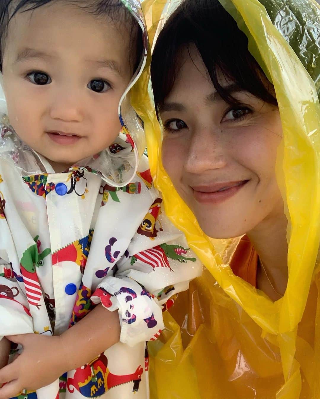 正中雅子さんのインスタグラム写真 - (正中雅子Instagram)「☔️の日も楽しませてもらった💛🧡🌈 * 公式のレインコートでこの可愛さってレゴランド ズルい💛笑 * 回し者ではありません😂 * #legoland #レゴランド #raincoat #レインコート #masacotravel」7月1日 16時07分 - masacoshonaka