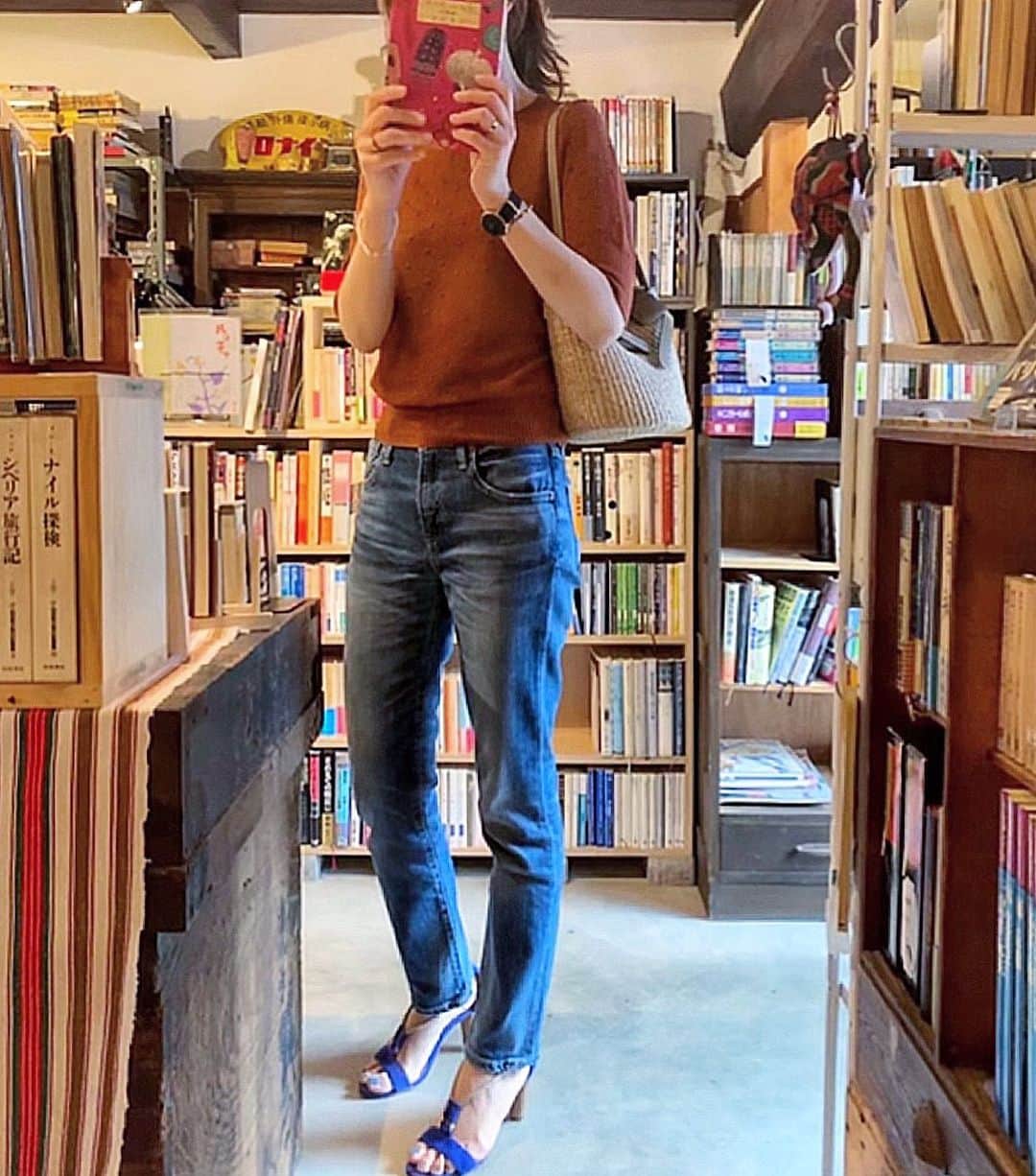 ree_mstorynさんのインスタグラム写真 - (ree_mstorynInstagram)「#coordinate  週末は地元へ帰省して 同級生たちと久々の再会 タ〜イムスリップッ ・ ・ #ootd #outfit #ootd_kob #locari #ponte_fashion #古本屋 #古書 #昭和レトロ #redcarddenim #redcardtokyo #zara #comptoirdescotonniers #danielwellington #sea #seajapan」7月1日 21時57分 - ree_mstoryn