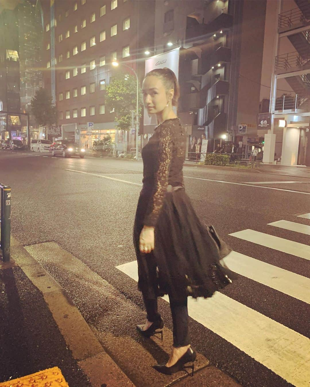 佐田真由美さんのインスタグラム写真 - (佐田真由美Instagram)「素敵な素敵な今日。 10年くらい前に買った @chloe  のスカート @enasoluna_sow  パールのピアスと合わせて🐚」7月1日 21時54分 - sadamayumi