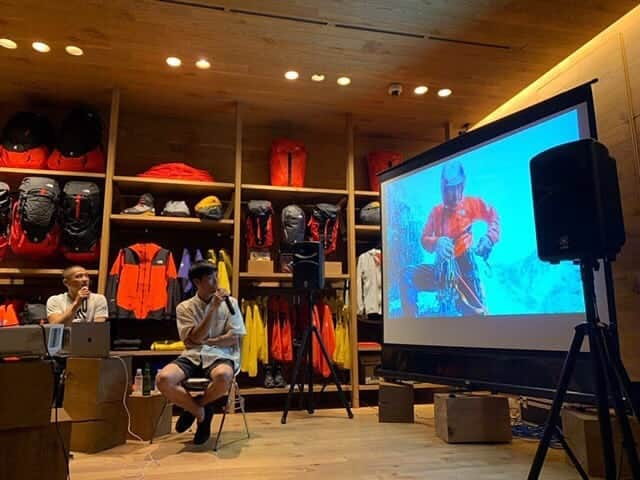 中島徹さんのインスタグラム写真 - (中島徹Instagram)「Sawanobori Movie and Talk Session @tnf_mountain 大盛況でした！ 昨年の夏行った称名滝へのチャレンジのムービーと写真を見ながら@stonerideryuji さんと沢登りの魅力を存分に語り合った90分でした。ムービーは息を呑む内容ですが、トークは和やかな雰囲気で愉快な内容になったと思います。起こし頂いた皆さま、@thenorthfacejp の皆さま、ありがとうございました！次は関西！💪 ・ ・ #thenorthface #thenorthfaceclimb #tnfjp #SAWANOBORI #wallaremeantforclimbing」7月1日 21時54分 - saruzaemon9