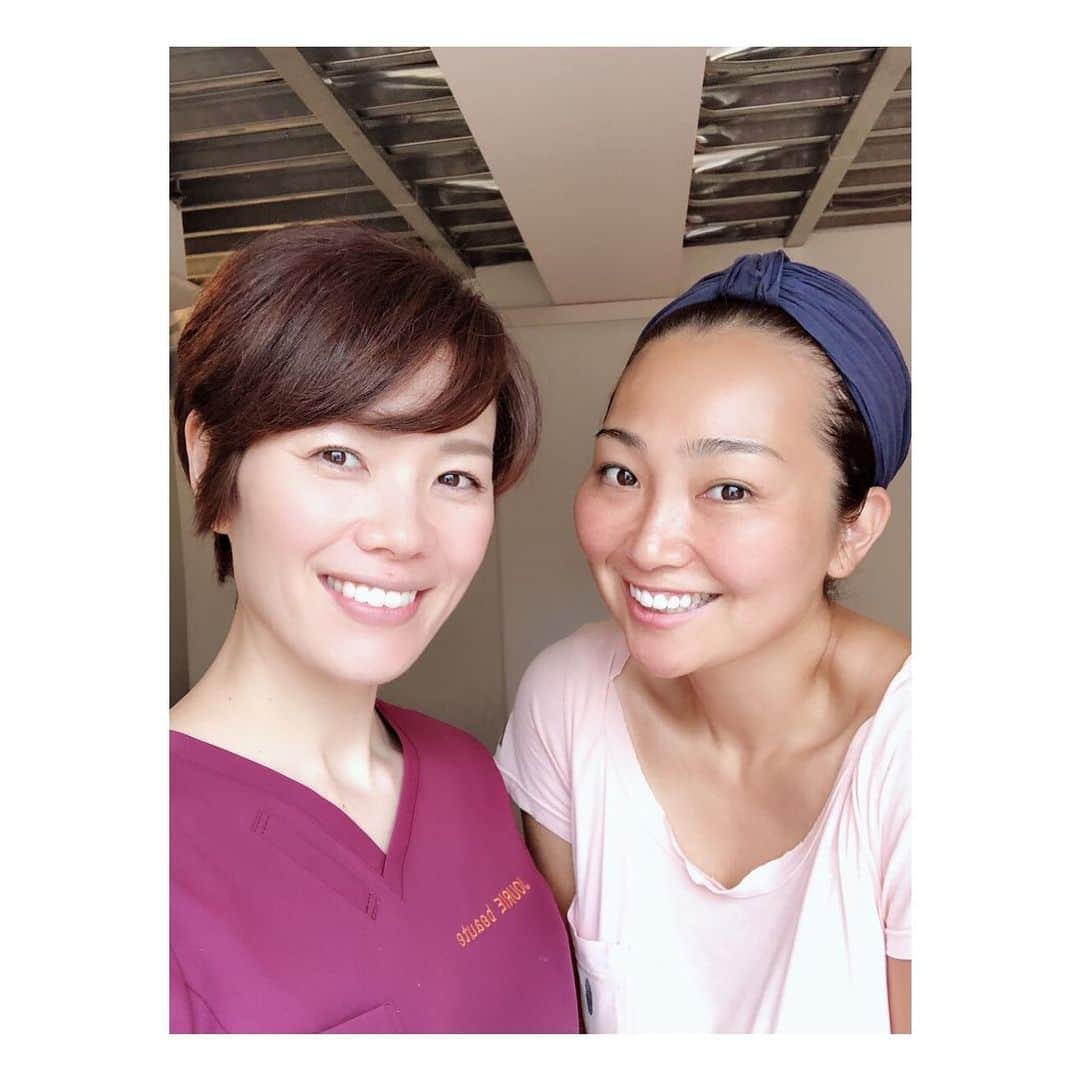 のインスタグラム：「ここ何年も定期的にお世話になっている @jourie_beaute 💆‍♀️✨ 定期的に通っているおかげで歪みや浮腫み、疲れがすぐに軌道修正できる。 継続は力なり✨  @akie_jourie.beaute ちゃんいつもありがとう❤️ #麻布十番 #小顔 #小顔矯正 #コルギ #エステ」