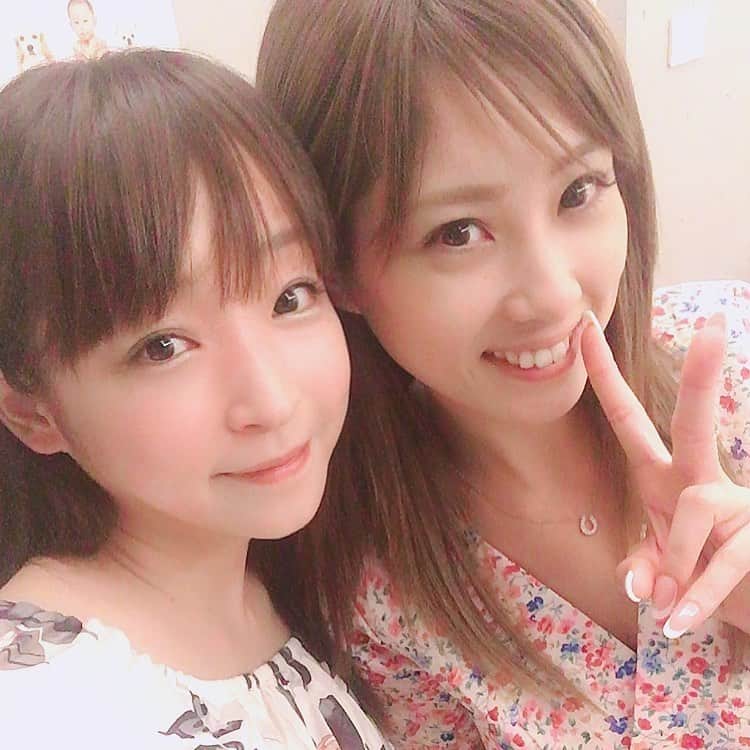 くぼたみかのインスタグラム：「My girl is now a married woman! Congratulations on your wedding @aya.205 ❤️❤️❤️ 彩結婚おめでとう❤️❤️❤️絶対にいい家庭になる❤️❤️❤️おめでとう❤️❤️❤️ #wedding #bride #love #bestfriends #野田彩加 #友達の苗字が変わるの変な感じ」