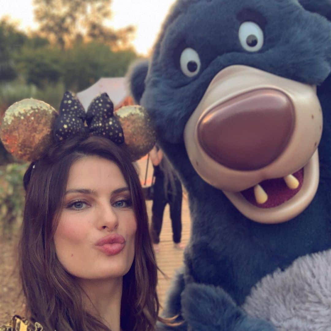 イザベリ・フォンタナさんのインスタグラム写真 - (イザベリ・フォンタナInstagram)「Selfie with Baloo ... Adorable moment 🥰 in love @chaos thanks for having me #magic」7月1日 16時47分 - isabelifontana