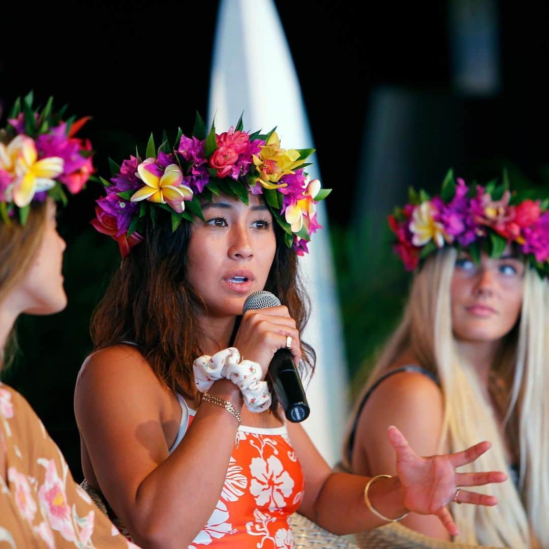 ロキシーさんのインスタグラム写真 - (ロキシーInstagram)「What a day! Mahalo to all the incredible women that joined us at our #MakeWavesMoveMountains Waikiki event 🙌」7月1日 16時49分 - roxy