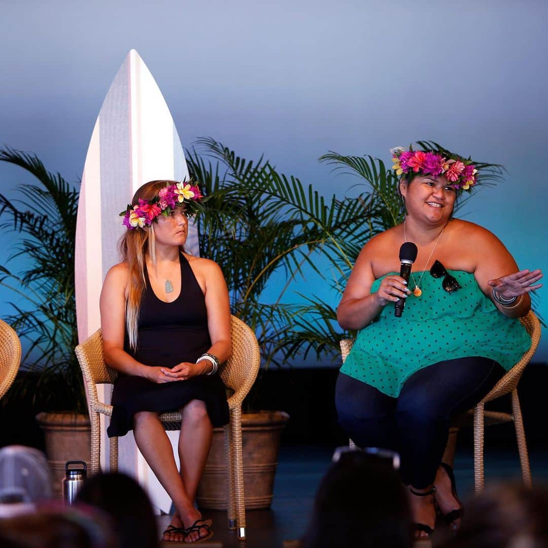 ロキシーさんのインスタグラム写真 - (ロキシーInstagram)「What a day! Mahalo to all the incredible women that joined us at our #MakeWavesMoveMountains Waikiki event 🙌」7月1日 16時49分 - roxy