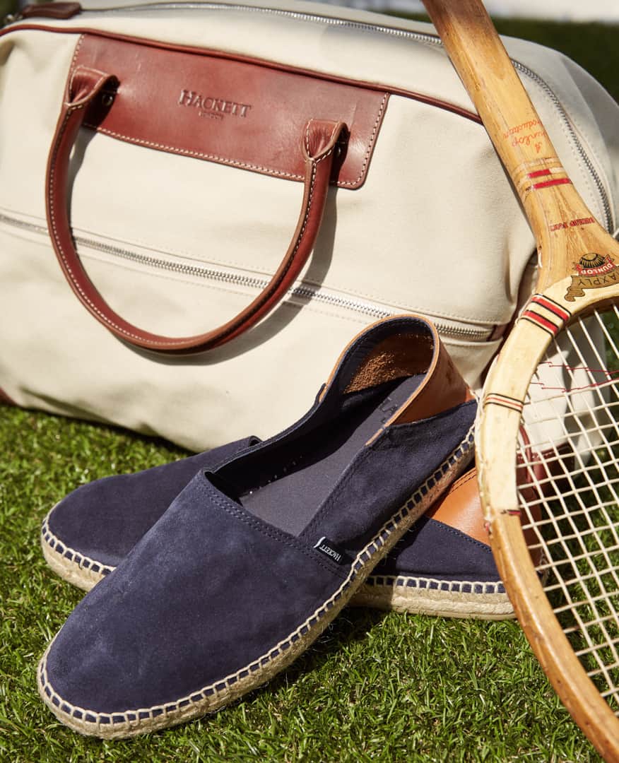 ハケットのインスタグラム：「Holiday-bound? Whether off to the beach or the countryside, look the part with our range of smart accessories and make sure to travel in style with our leather luggage. #Hackett #HackettAccessories」