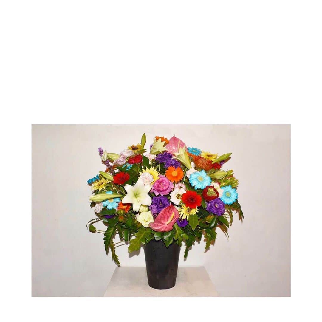 高畑充希さんのインスタグラム写真 - (高畑充希Instagram)「また素敵なお花を 作ってもらったんだ、  いつもありがとうございます☺︎🌸」7月1日 16時57分 - mitsuki_takahata