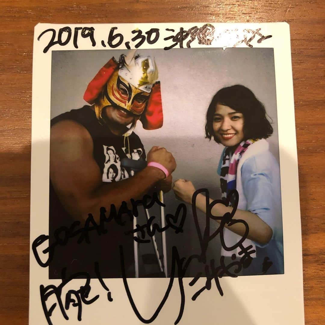 GOSAMARUのインスタグラム：「‪おはようございます。‬ ‪昨日はさくらちゃんが受験の為に休養に入るということでOBPさんのLIVEに行ってきました。‬ ‪凄く良いLIVEで負けてられないと思いました。‬ ‪リーダーの裕子さんにもお会い出来、ご挨拶&写真も撮って貰いました。‬ ありがとうございます。 琉球ドラゴンもOBPさんも沖縄から沢山発信して中央に届いたら良いんだけどなぁ。 頑張ろう🤗 写真見て腕大きくなったなぁと思いつつ、もっと太くしたいと思いました。 #OBP #沖縄 #rd_pw #GOSAMARU」