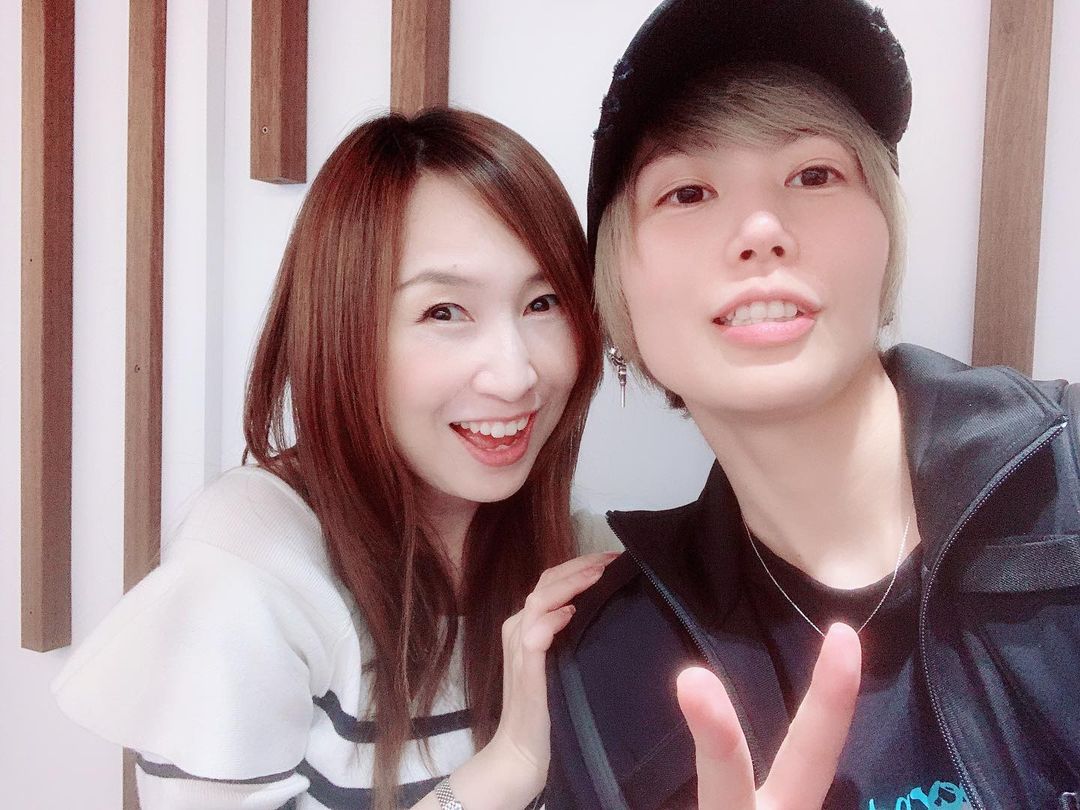 ZYUN.さんのインスタグラム写真 - (ZYUN.Instagram)「先日、TOKYO FMさんへ仕事で行った時！ まさかの！森口博子さんにお逢いしました。 いやー、綺麗だったなあ。 とても気さくで本当にあったかい素敵な方でした。 歌もめちゃ良いしなー。 いつか、俺も曲書けるように頑張ろっと。 そして、ツアー行きたい。  #森口博子 #さん #ガンダム #GUNDAM #GUNDAMSONGCOVERS #観たい #聴きたい #書きたい #Junxix.」7月1日 17時08分 - junxix._lovest