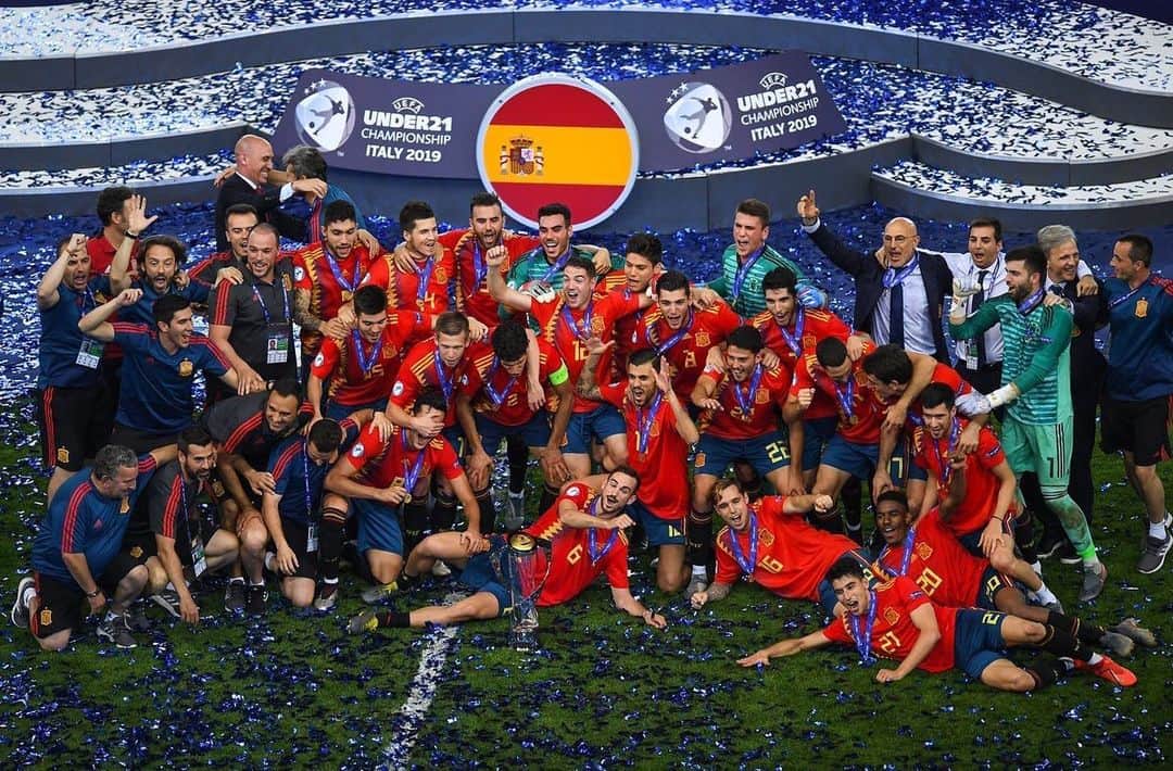 ヘスス・ナバスのインスタグラム：「Enhorabuena a la @Sefutbol Sub-21 por el título europeo. Con vosotros el futuro está garantizado ¡Vamos España! 🇪🇸👏🏻 #U21Euro」